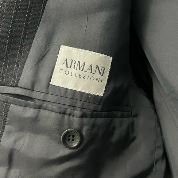 Armani Classic Black Pinstripe Men's Blazer - Picture 2 of 7